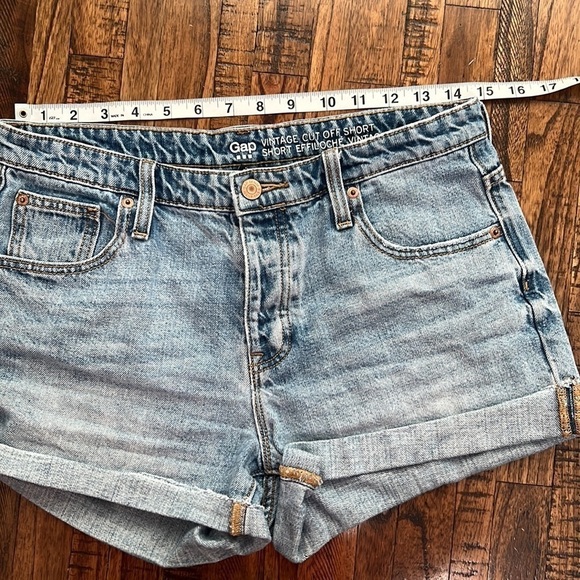 VTG Gap Shorts Roll cuff Button fly Size 6 light wash size 6 - Picture 6 of 10